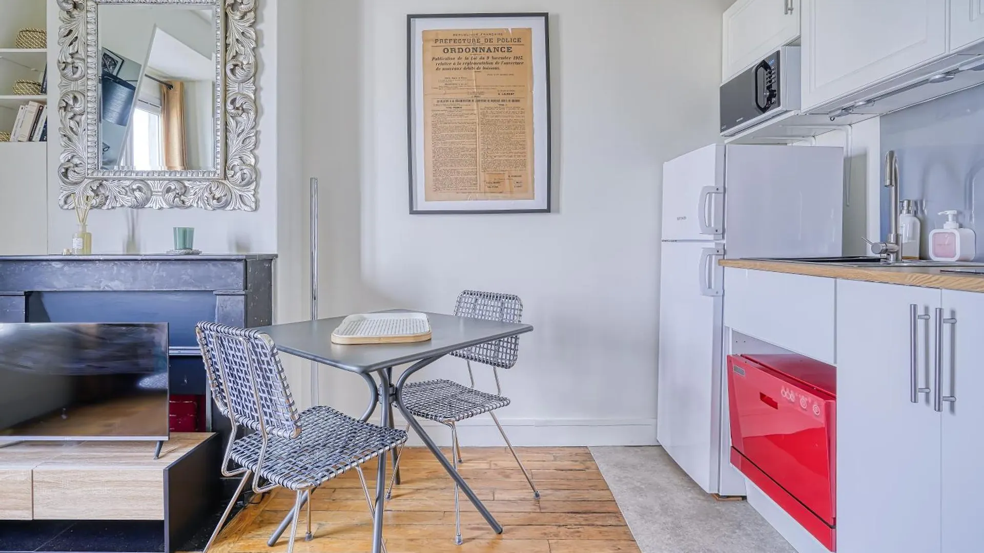 F2 Parisien - Pere Lachaise Apartment *