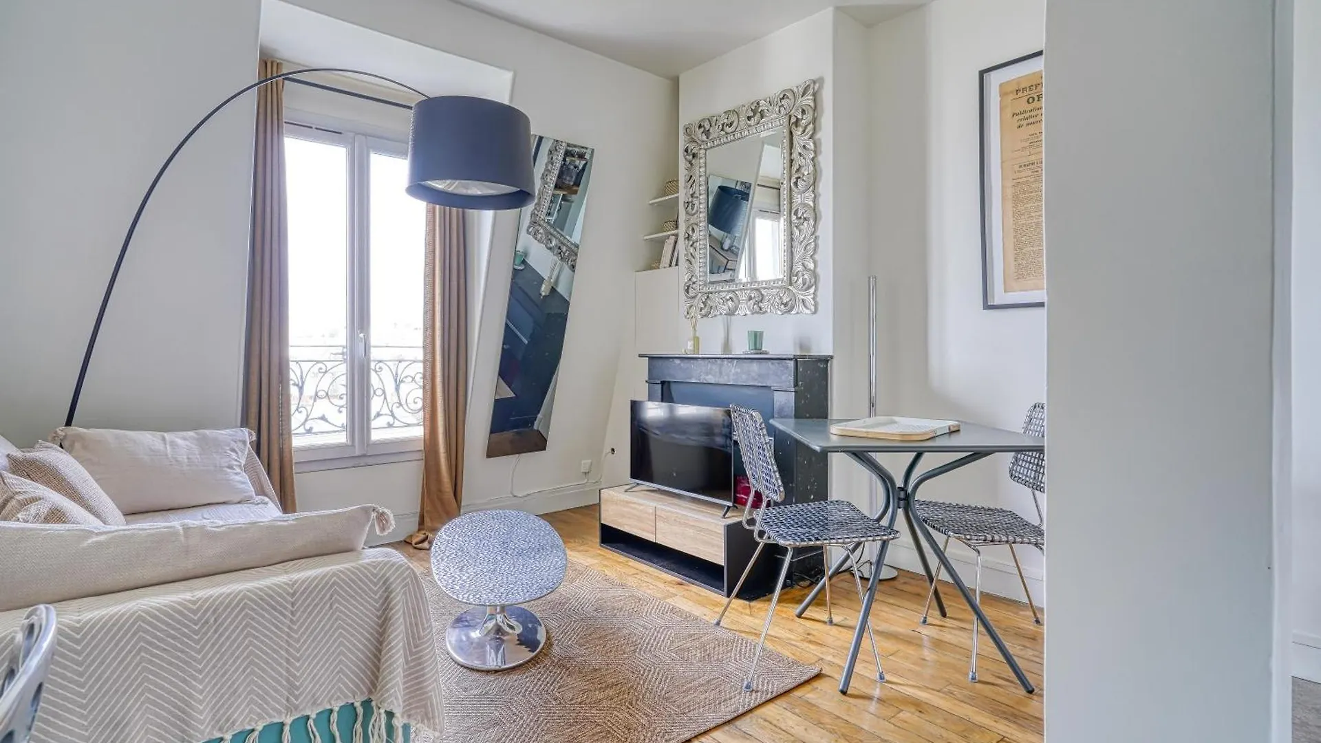 F2 Parisien - Pere Lachaise Apartment *